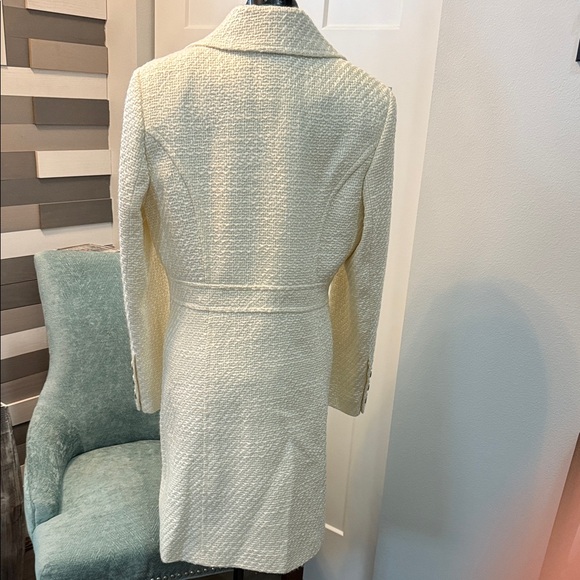 White House Black Market Textured Cream Trench Coat - Picture 3 of 4